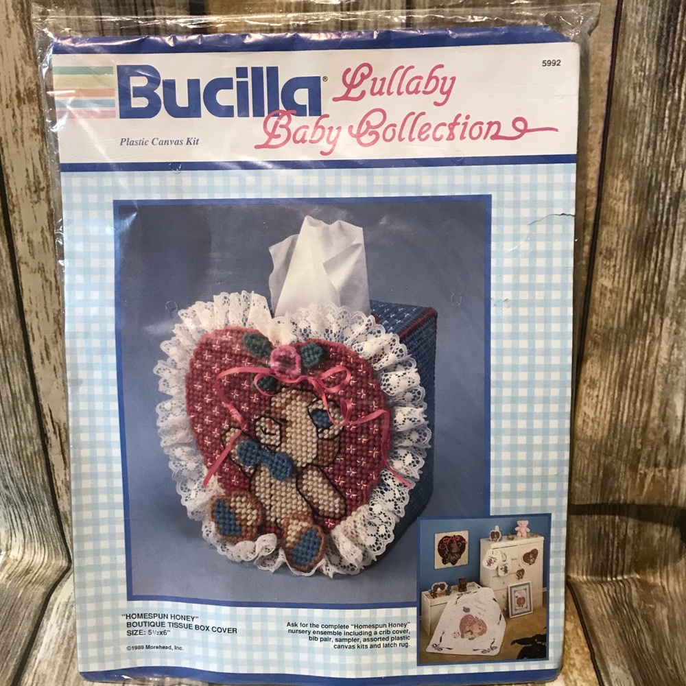 Bucilla 1989 Plastic Canvas Tissue Box Kit